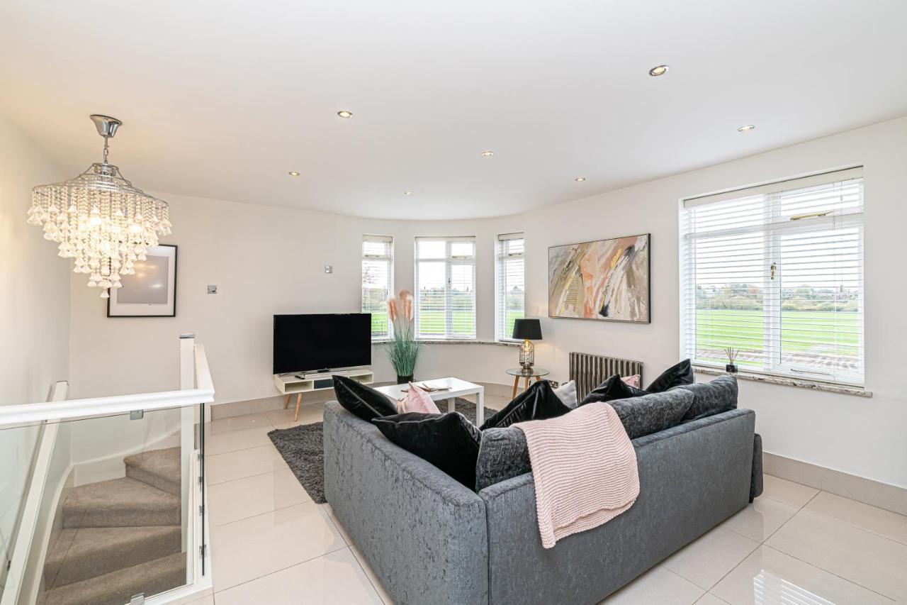 The Popular Chester Racecourse Apartments, Sleeps 4, Free Parking Exterior photo